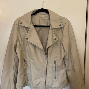 Max Studio beige jacket